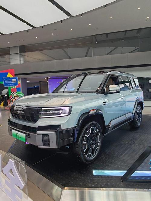 重庆93比亚迪方程豹硬派越野的爆款，英菲尼迪35周年与你共成长